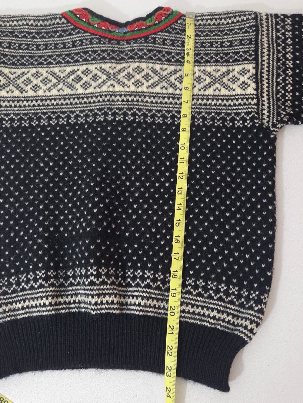 Vintage Dale Of Norway Women's L 44 Black Wool Sweater Nordic Setesdal Lusekofte - Picture 4 of 14